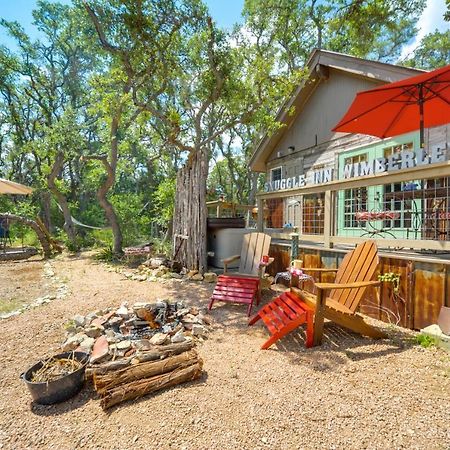 Snuggle Inn Wimberley Cabin With Fire Pit And Deck Εξωτερικό φωτογραφία