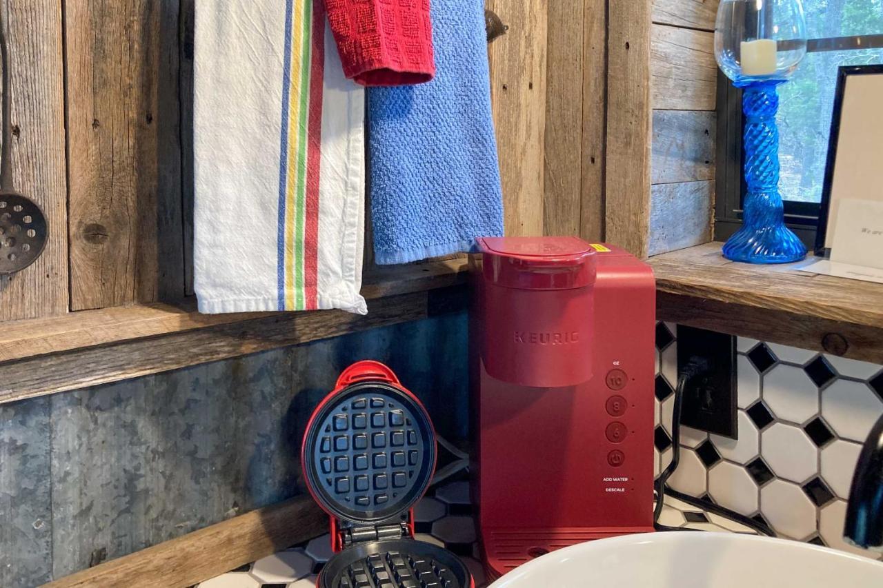 Snuggle Inn Wimberley Cabin With Fire Pit And Deck Εξωτερικό φωτογραφία