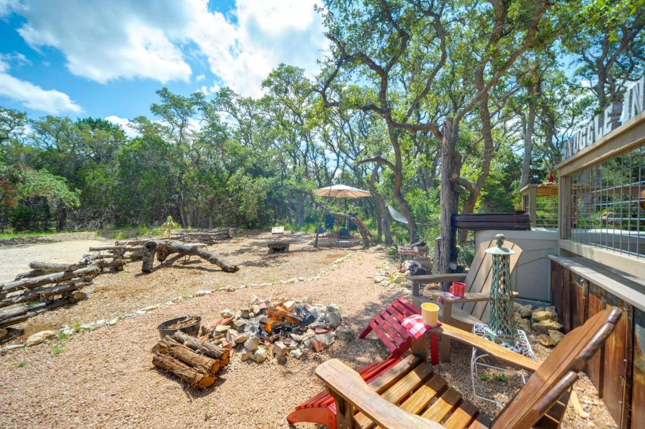 Snuggle Inn Wimberley Cabin With Fire Pit And Deck Εξωτερικό φωτογραφία