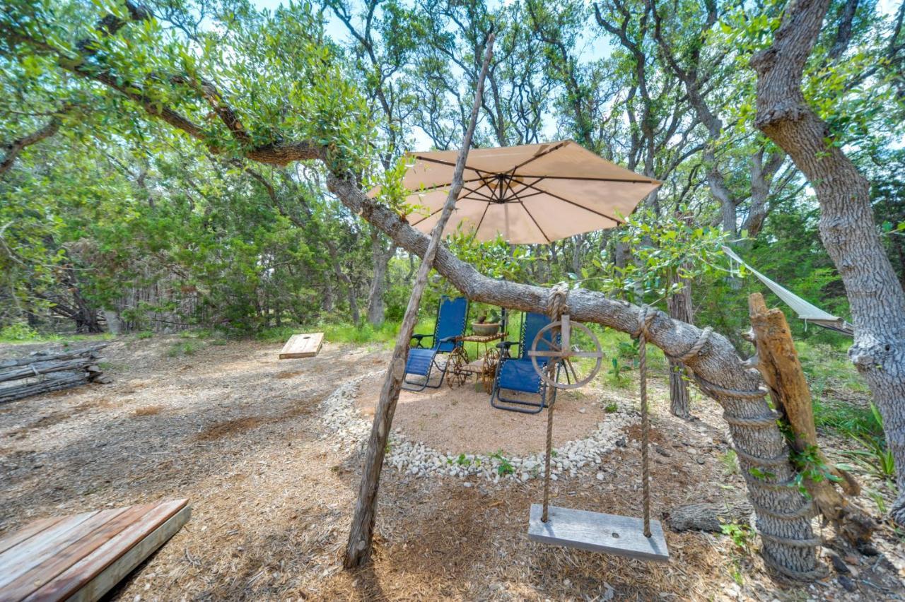 Snuggle Inn Wimberley Cabin With Fire Pit And Deck Εξωτερικό φωτογραφία