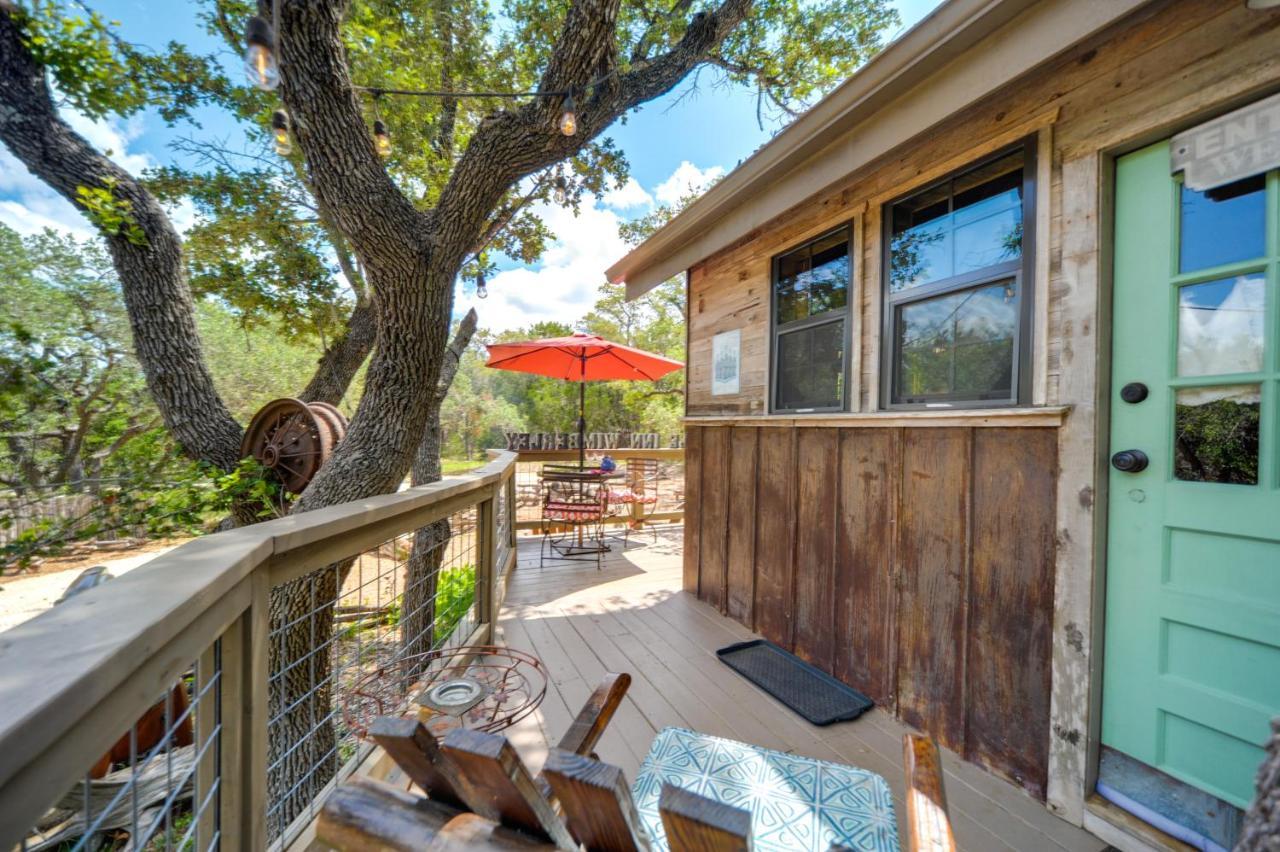 Snuggle Inn Wimberley Cabin With Fire Pit And Deck Εξωτερικό φωτογραφία