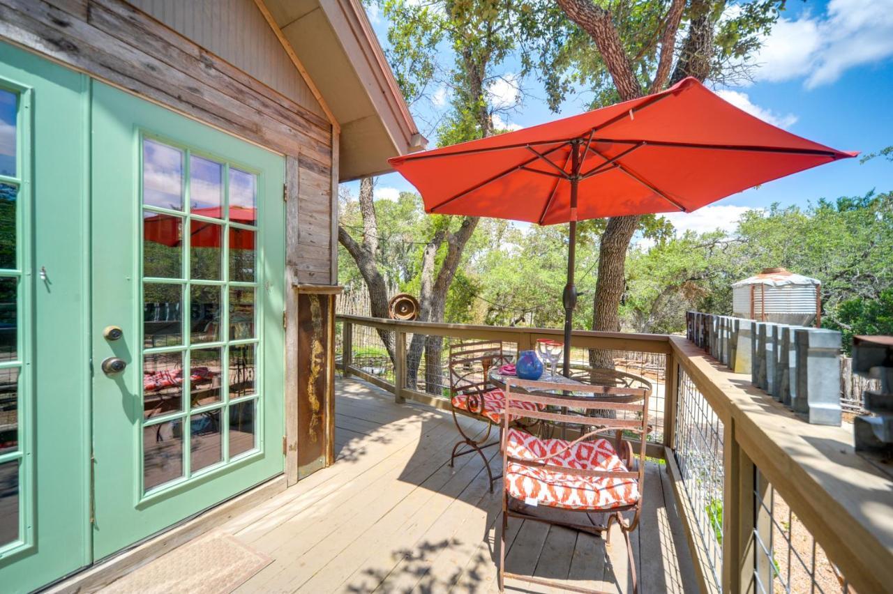 Snuggle Inn Wimberley Cabin With Fire Pit And Deck Εξωτερικό φωτογραφία