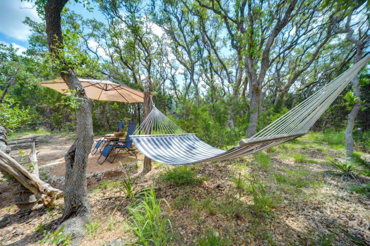 Snuggle Inn Wimberley Cabin With Fire Pit And Deck Εξωτερικό φωτογραφία