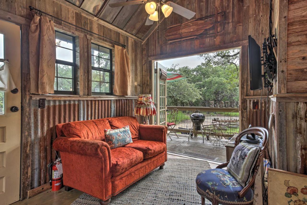 Snuggle Inn Wimberley Cabin With Fire Pit And Deck Εξωτερικό φωτογραφία